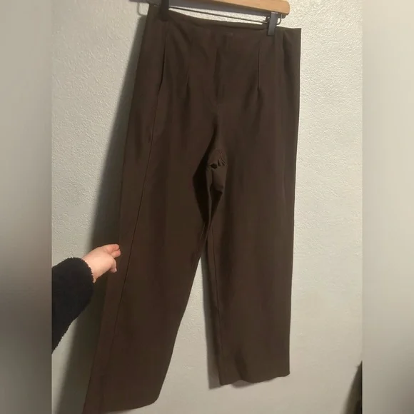 Lululemon Utilitech Relaxed-Fit Mid-Rise Trouser - Picture 14 of 16